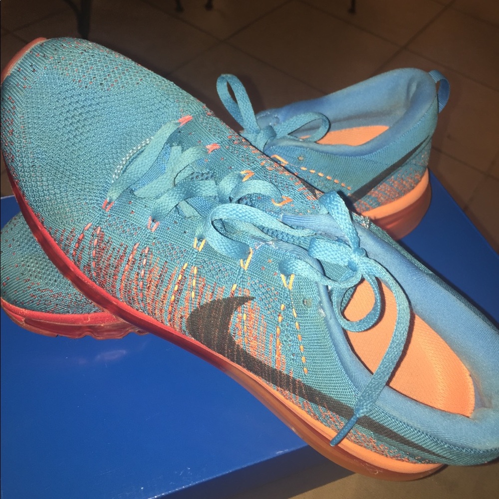 Nike Flyknit Max